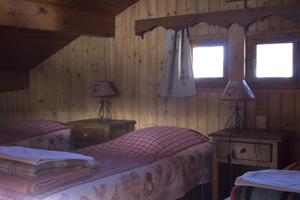 Chalets Savoie Les Chalets D'Heidi Notre-Dame-de-Bellecombe Zimmer foto